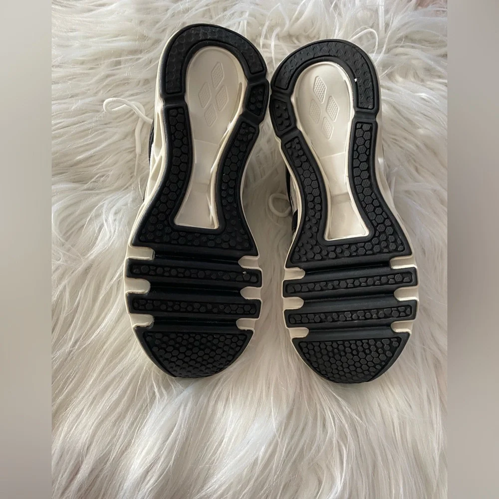 Just So So Sneakers - Picture 4 of 9